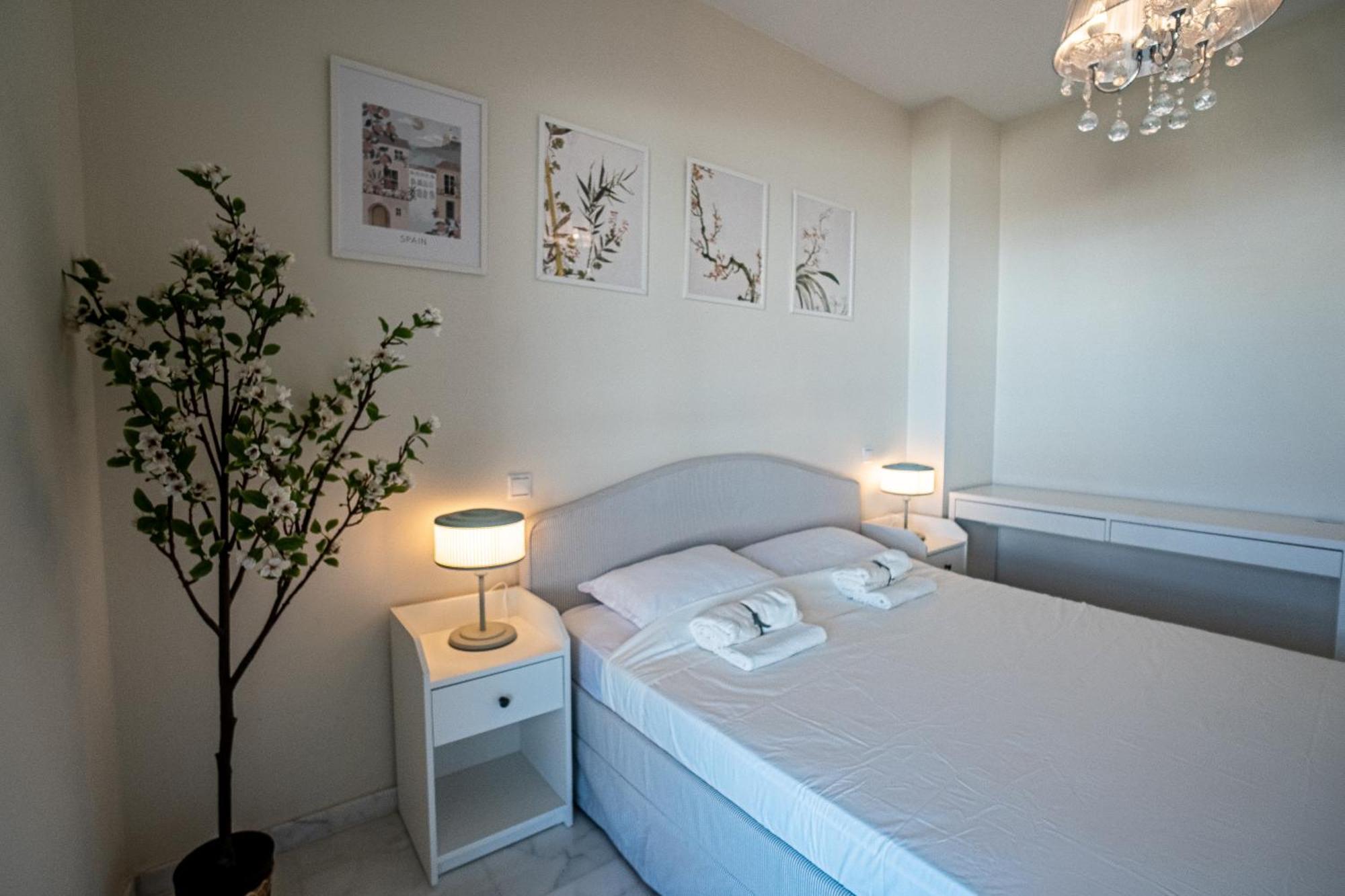Hello Cosmo Apartment Estepona Ngoại thất bức ảnh