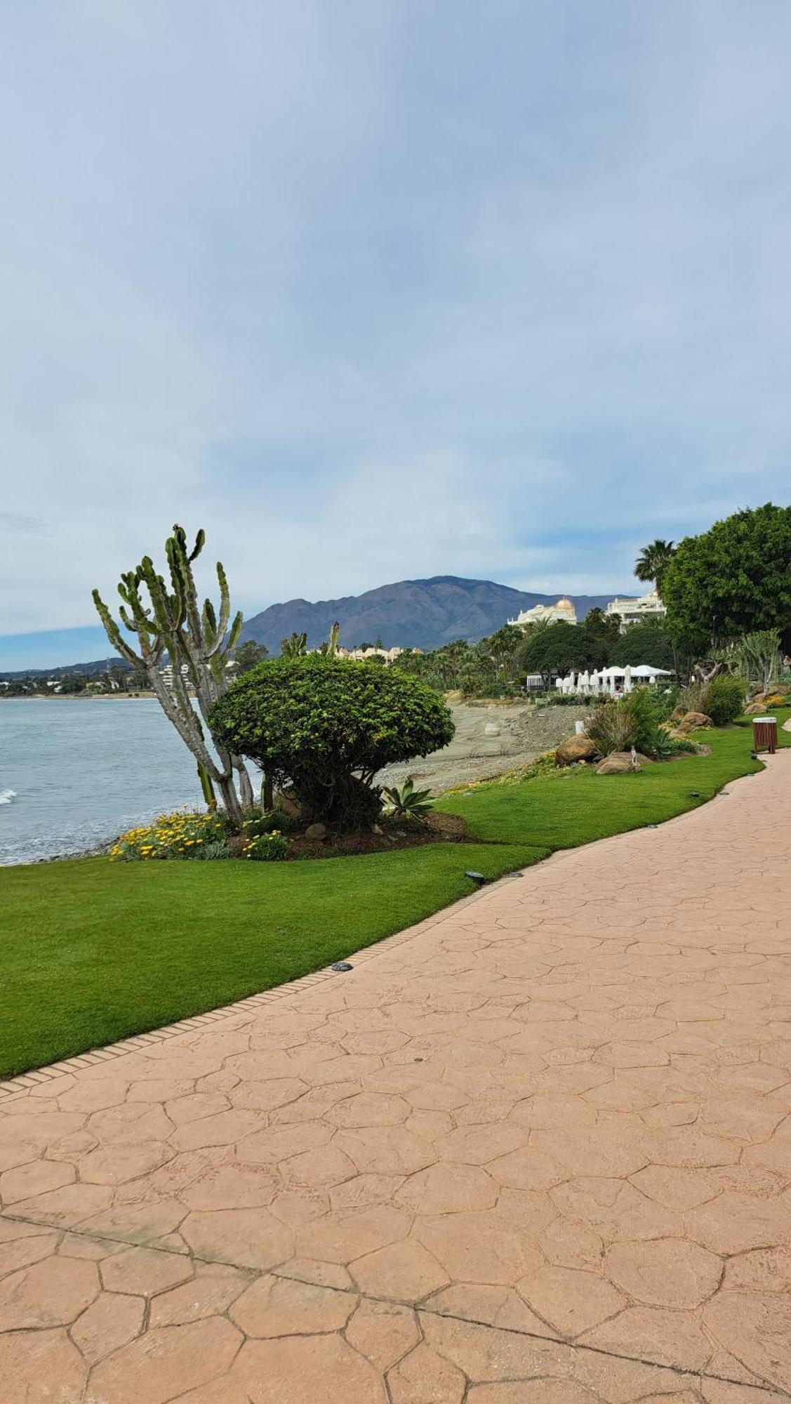 Hello Cosmo Apartment Estepona Ngoại thất bức ảnh