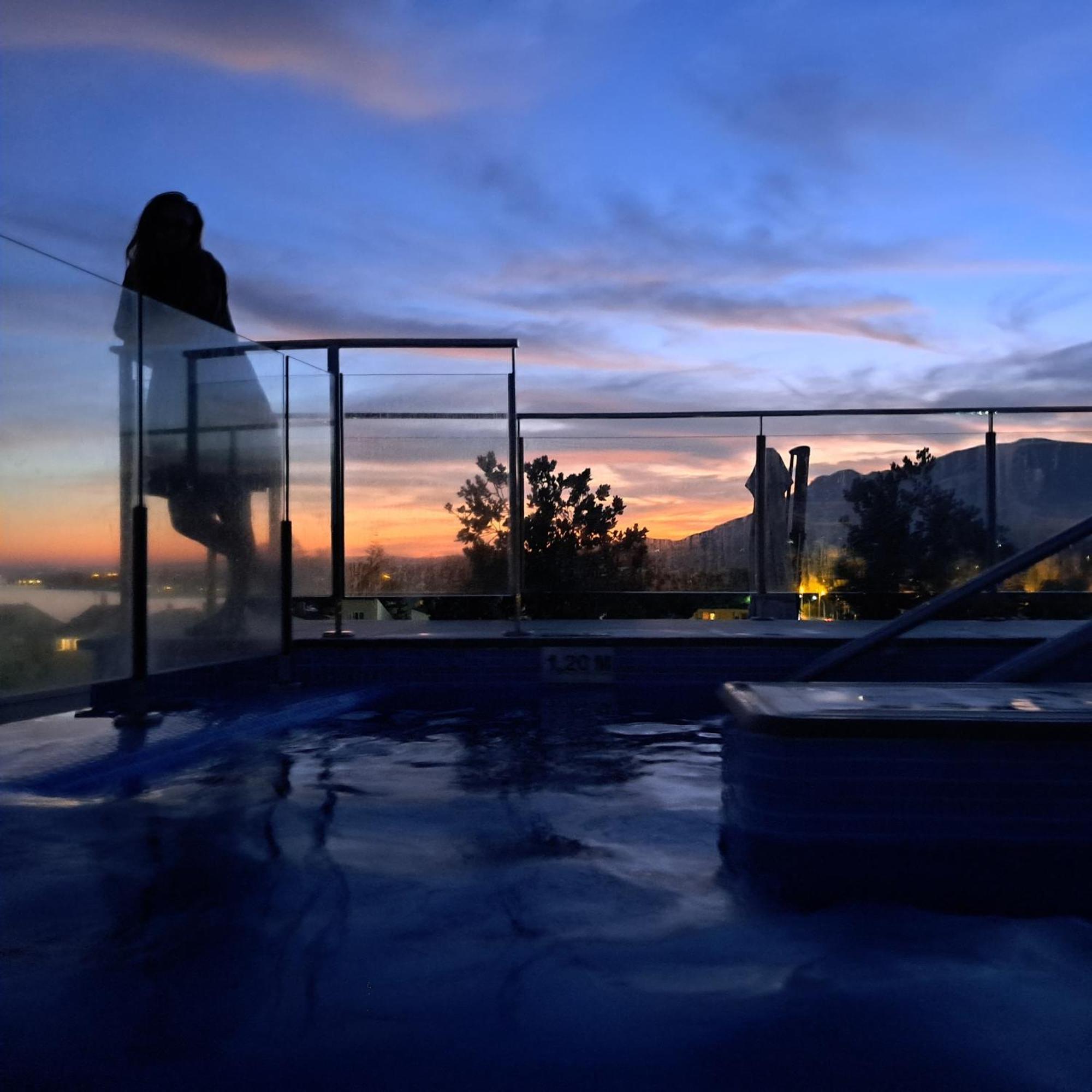 Hello Cosmo Apartment Estepona Ngoại thất bức ảnh